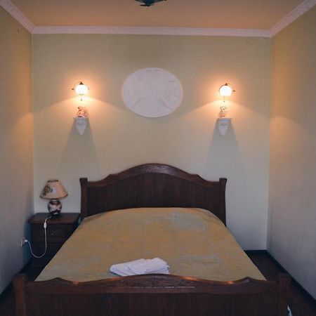 3-Room Apartments In Central City Lviv Ngoại thất bức ảnh