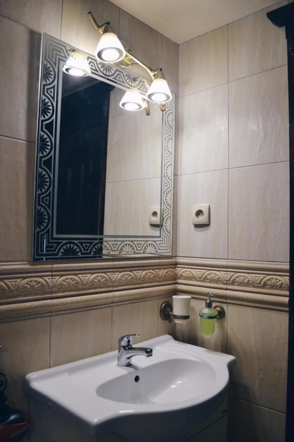 3-Room Apartments In Central City Lviv Ngoại thất bức ảnh