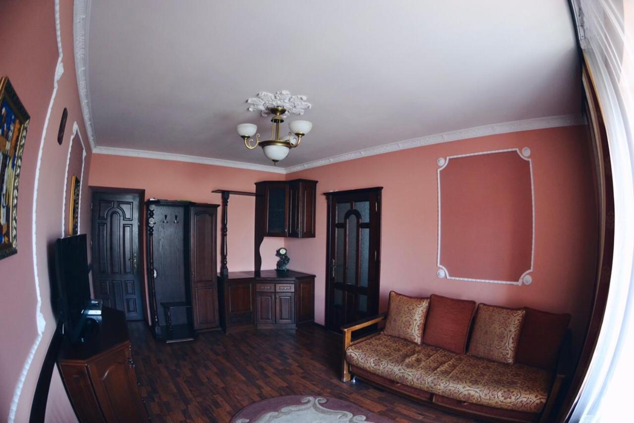 3-Room Apartments In Central City Lviv Ngoại thất bức ảnh