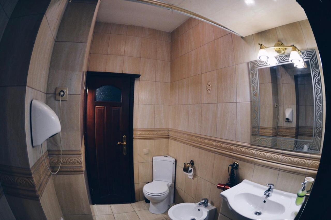 3-Room Apartments In Central City Lviv Ngoại thất bức ảnh